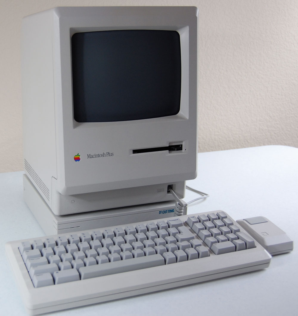Первый компьютер Macintosh Plus бесплатно